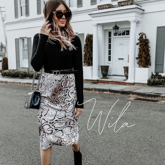 WILA Dresses & Skirts - Snakeskin print skirt mid length tan 593298